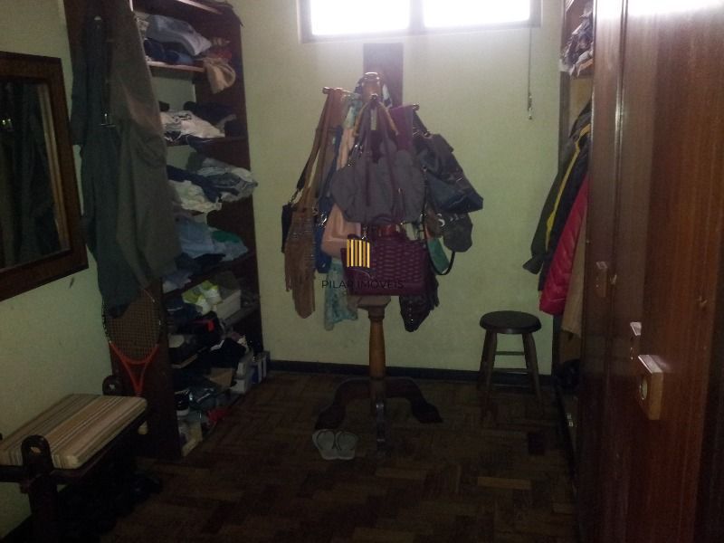 Casa para Venda - 400m², 3 dormitórios, sendo 1 suites, 2 vagas - Cristal