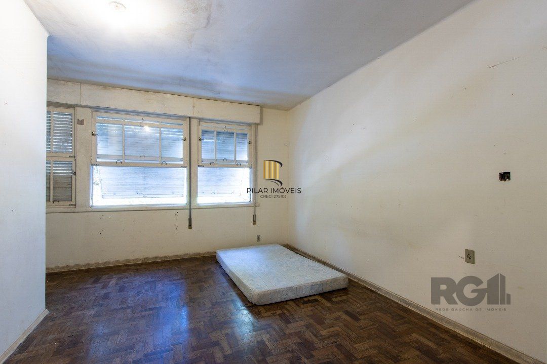 Casa 7 dormitórios no bairro Pedra Redonda