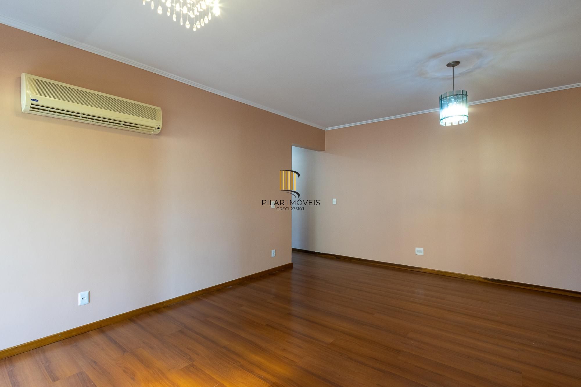 Apartamento 3 quartos, 1 suite, dependência, sacada com churrasqueira, 2 vagas - Bairro Menino Deus
