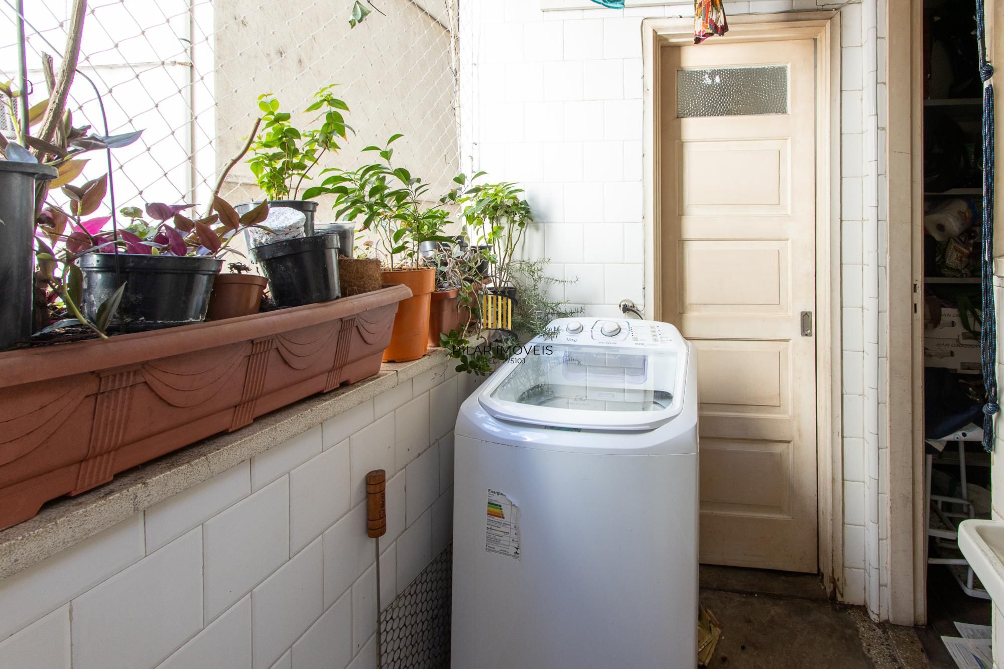 Apartamento 3 Dormitórios Ensolarado no Centro de Porto Alegre