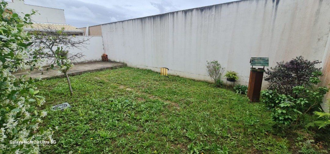 Casa para venda com 3 dormitórios, sendo 3 suítes e 2 vagas no residencial Jardins do Prado