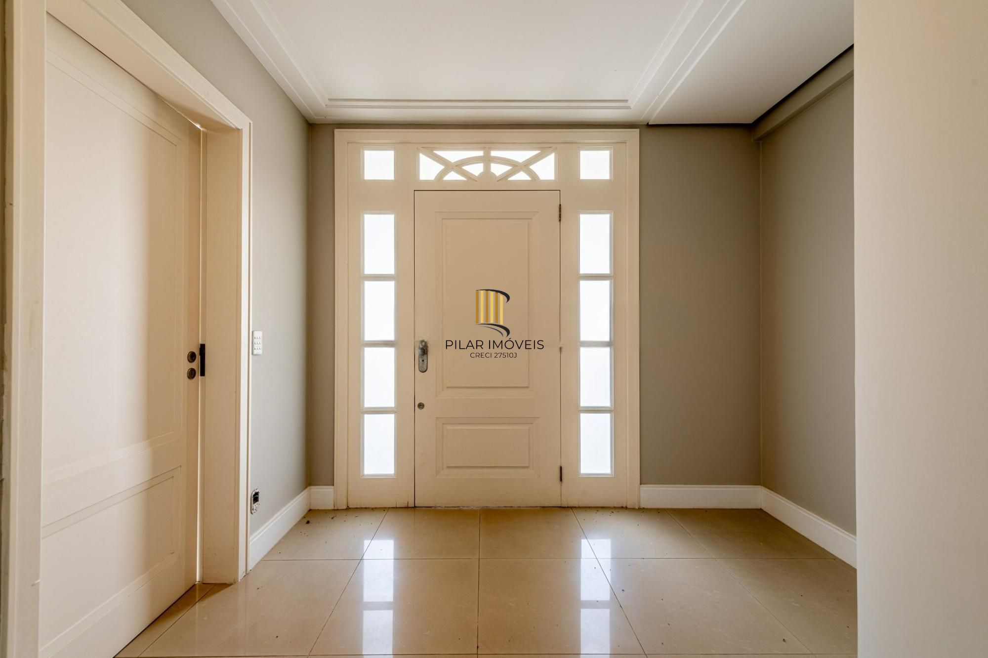 Casa de 4 dormitórios no bairro Três Figueiras