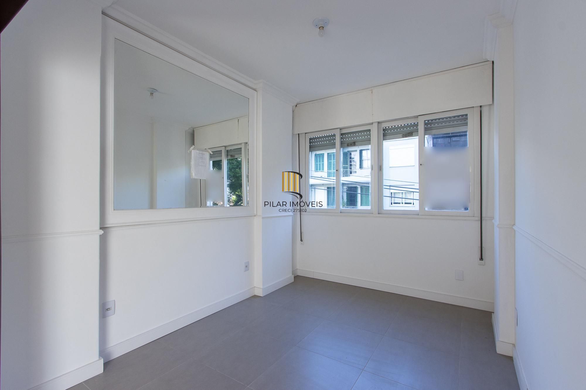 Apartamento à venda no bairro Moinhos de Vento, em Porto Alegre – RS. Com área privativa de 100.73m².