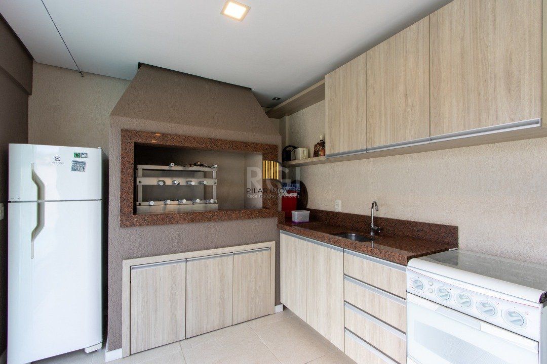 Casa 4 dormitórios no bairro Teresópolis