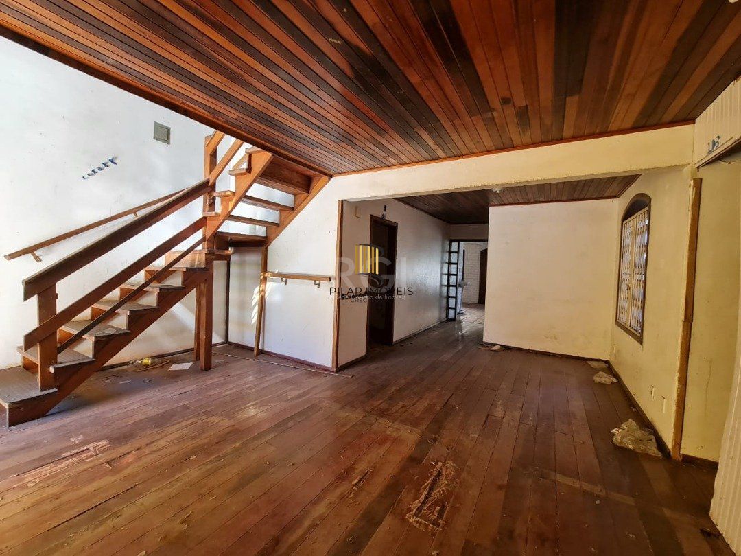 Casa para Venda - 220m², 3 dormitórios, Nonoai