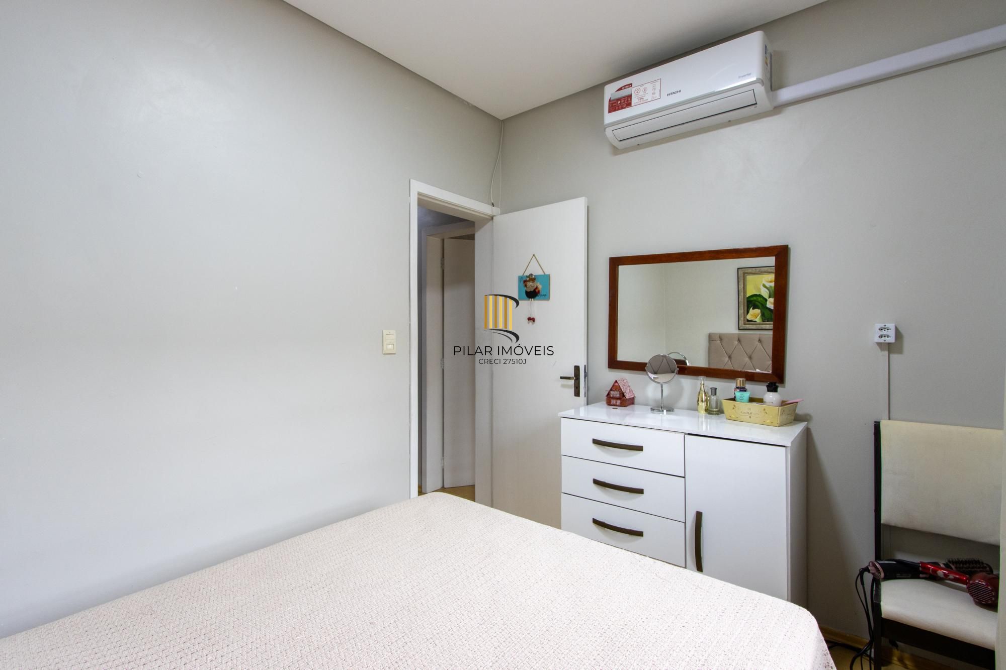 Casa 3 dormitórios no bairro Guarujá