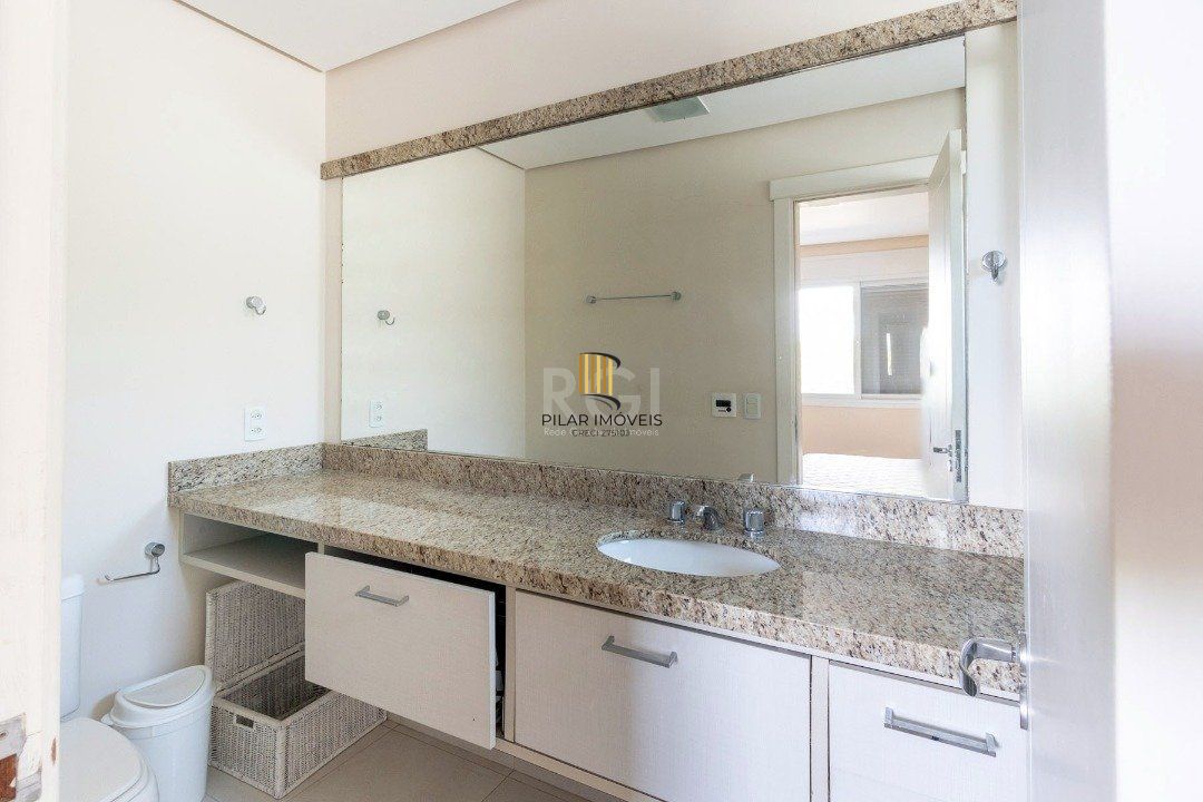 Casa de Condomínio 4 dormitórios no bairro Belém Novo