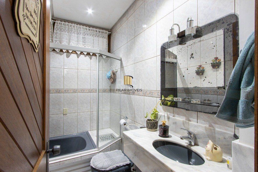 Casa 4 dormitórios no bairro Hípica