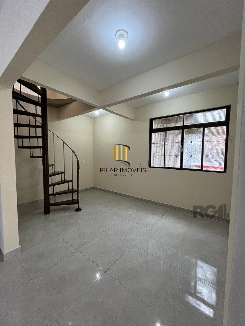 Casa 3 dormitórios no bairro Restinga