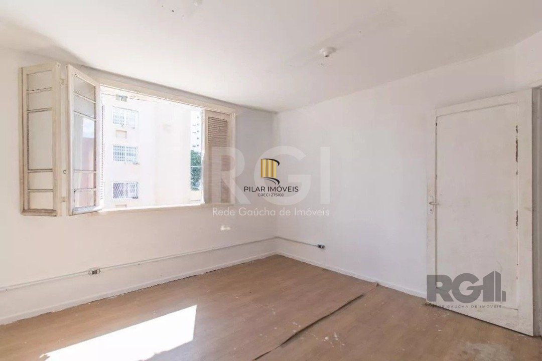 Casa para Venda - 200m², 5 dormitórios, 2 vagas - Azenha