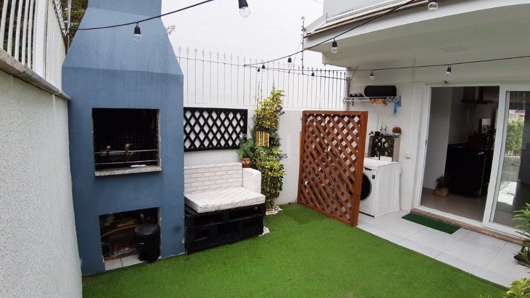 Casa para Venda - 157m², 3 dormitórios, sendo 3 suites, 2 vagas - Guarujá