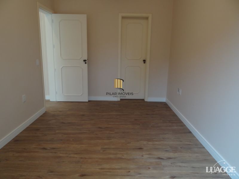 Casa para Venda - 305m², 3 dormitórios, sendo 3 suites, 4 vagas - Nonoai