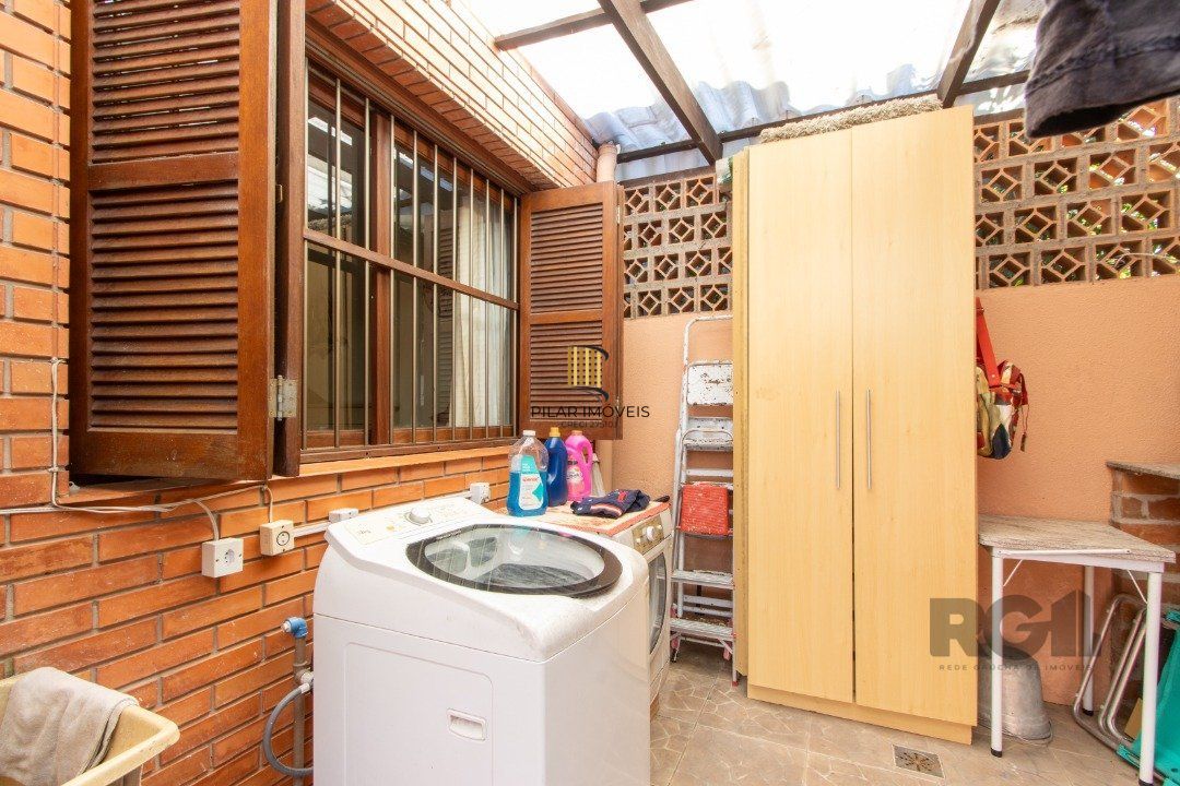 Casa 4 dormitórios no bairro Tristeza