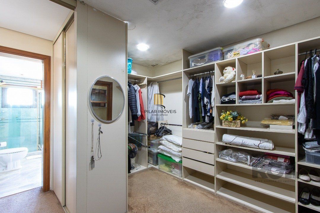 Casa para Venda - 450m², 4 dormitórios, sendo 4 suites, 5 vagas - Vila Assunção