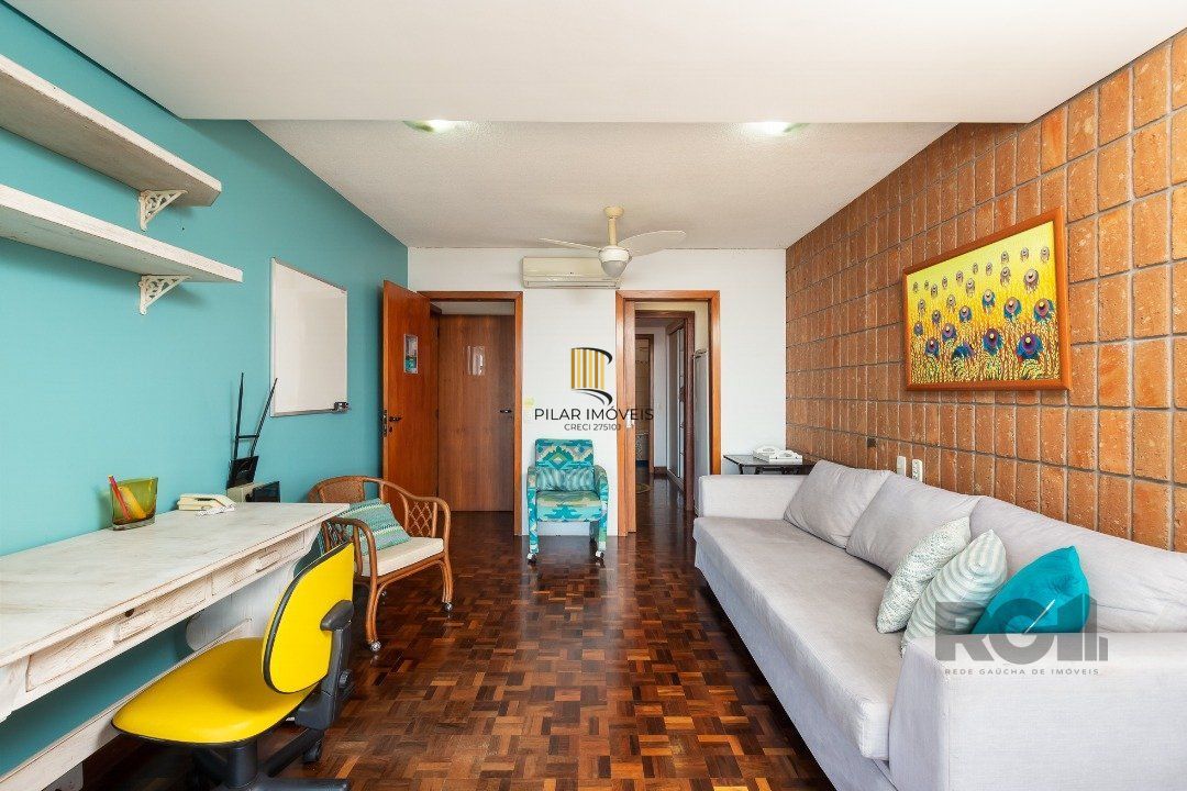 Casa 4 dormitórios no bairro Vila Assunção
