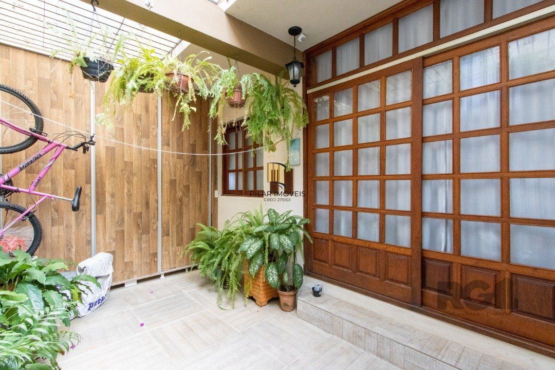 Casa em condomínio, 135m² privativos, 3 quartos, 2 vagas - Bairro Glória