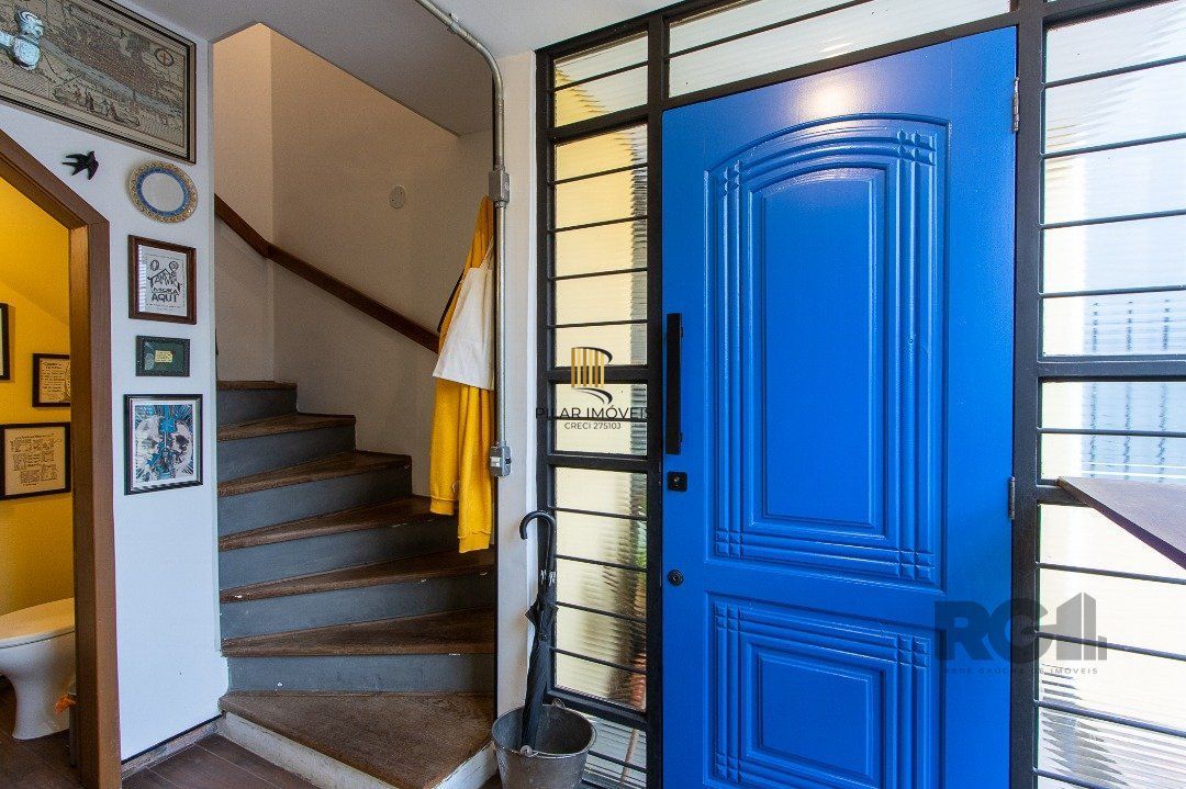 Casa 3 dormitórios no bairro Hípica