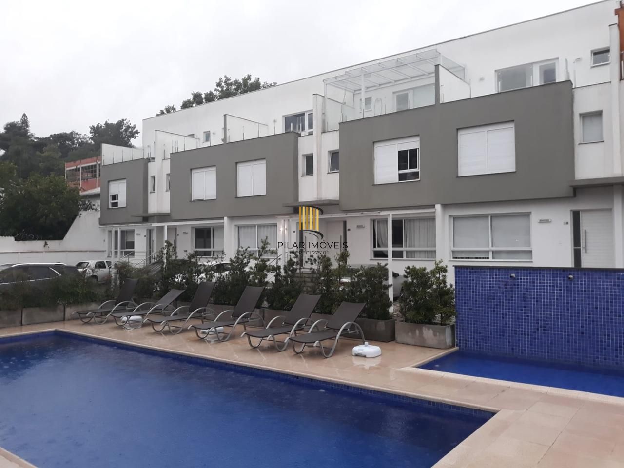 Casa de Condomínio 3 dormitórios no bairro Glória