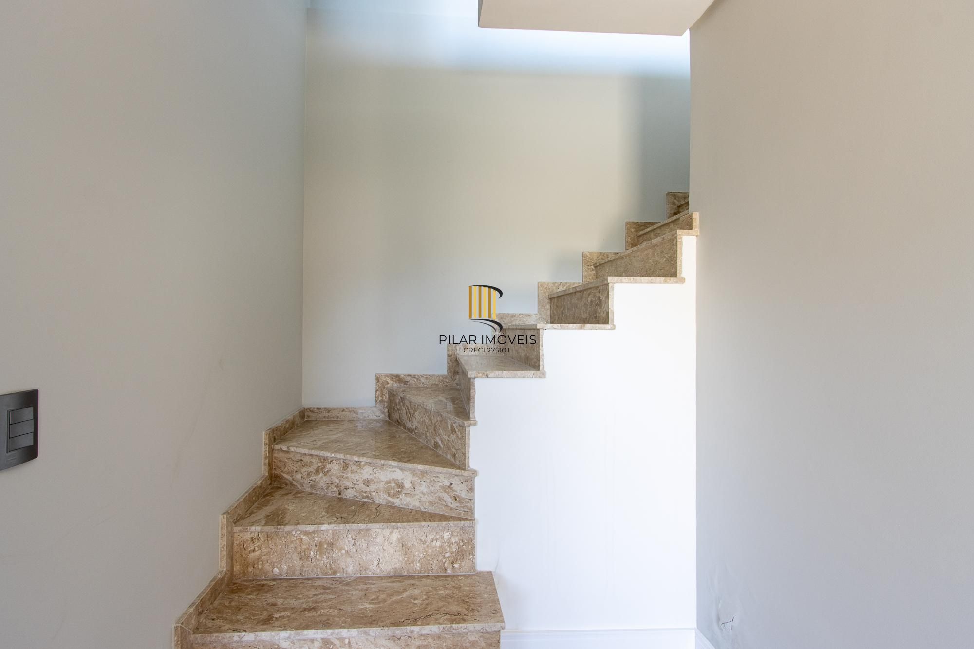 Casa em condomínio com conforto e exclusividade no bairro Tristeza