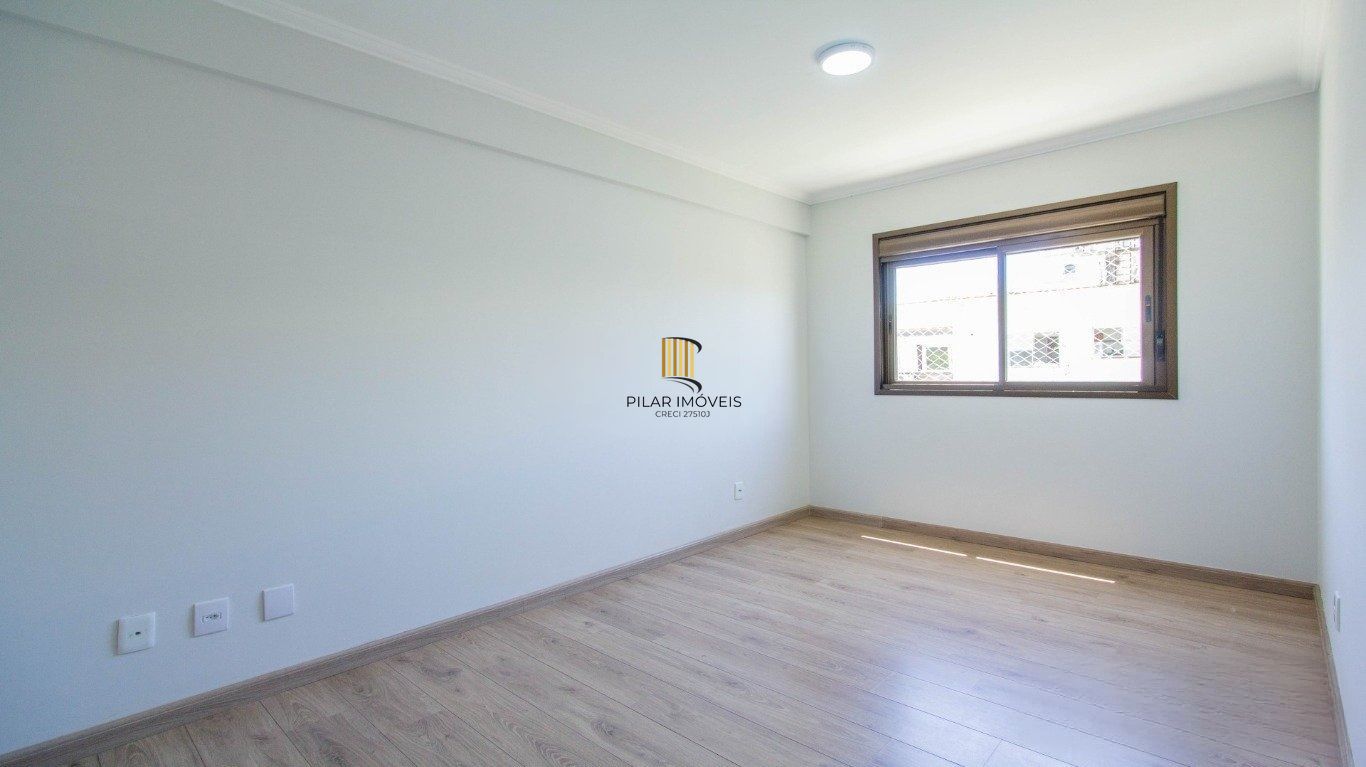 Vista Panorâmica, 3 Dormitórios com Suíte e 2 Vagas no Petrópolis