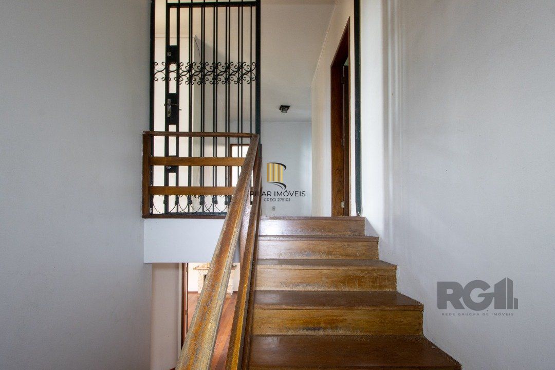 Casa para Venda - 361.95m², 4 dormitórios, sendo 2 suites, 3 vagas - Nonoai