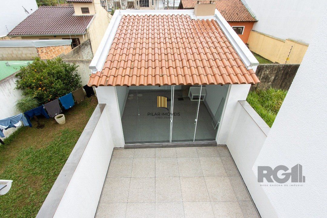 Sobrado 2 dormitórios no bairro Guarujá