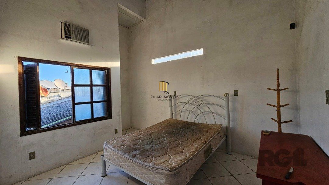 Casa 3 dormitórios no bairro Hípica