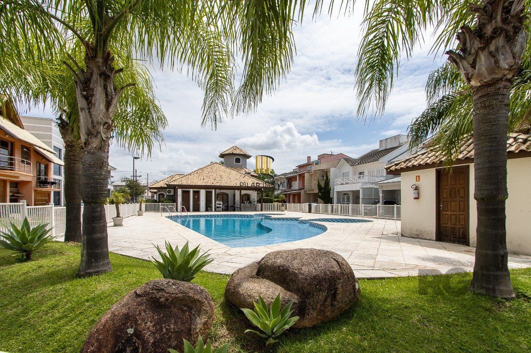 Casa de Condomínio 5 dormitórios no bairro Sarandi