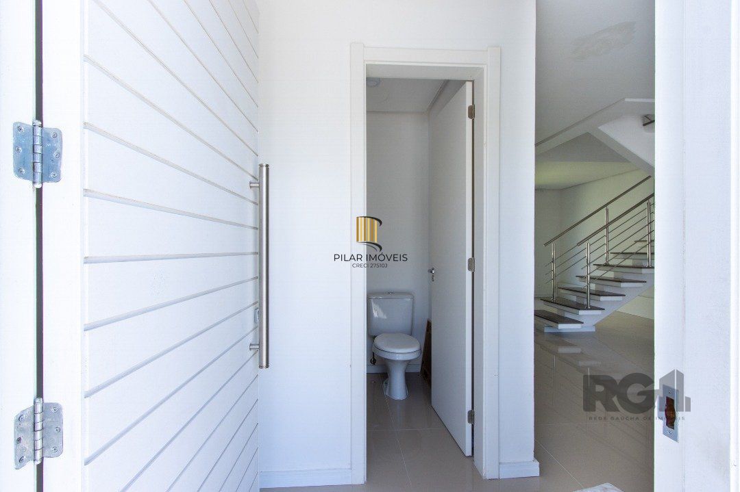 Casa em Condomínio, 197m², 3dormitórios, bairro Glória