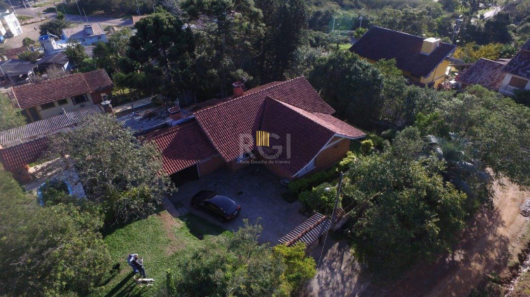 Casa para Venda - 250m², 3 dormitórios, sendo 1 suites, 4 vagas - Taruma