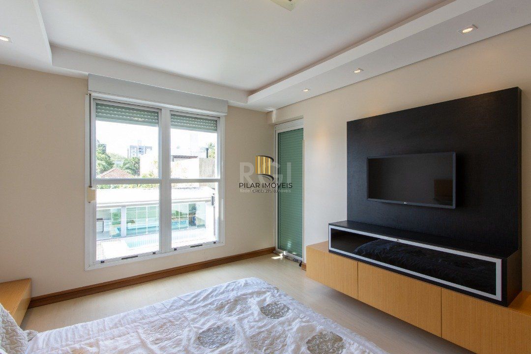 Casa 4 dormitórios no bairro Teresópolis