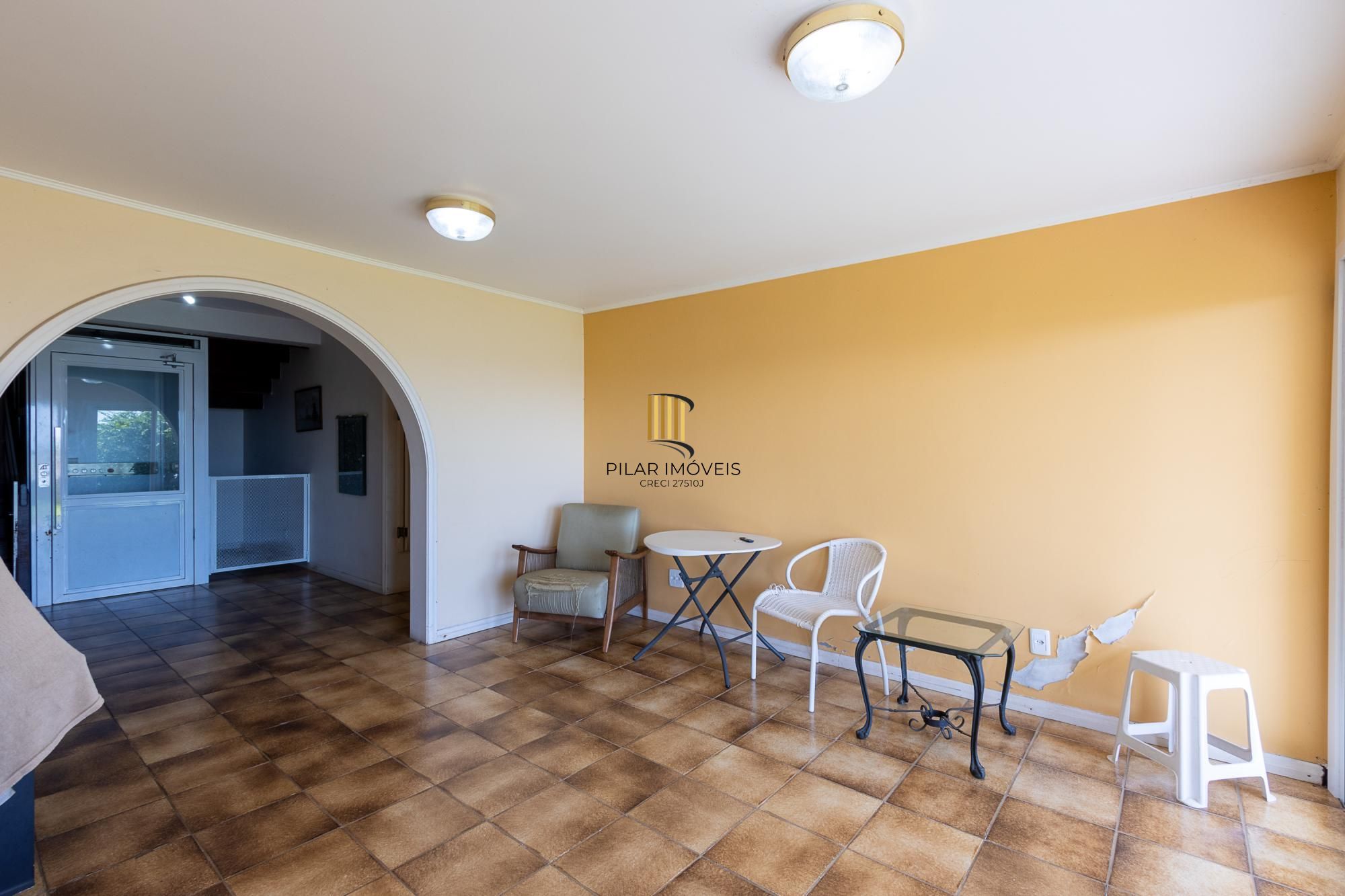 Residência em endereço nobre na Vila Assunção, com vista privilegiada para o Guaíba e clubes náuticos!