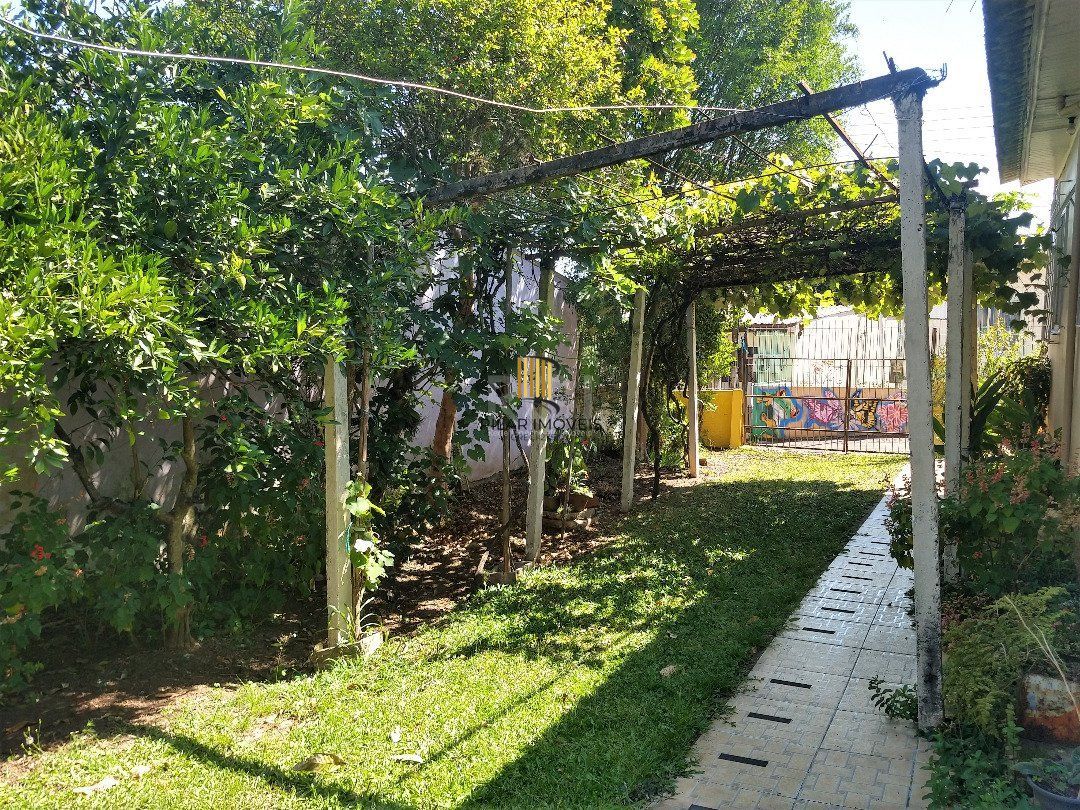 Casa para Venda - 81m², 2 dormitórios, 4 vagas - Vila Nova