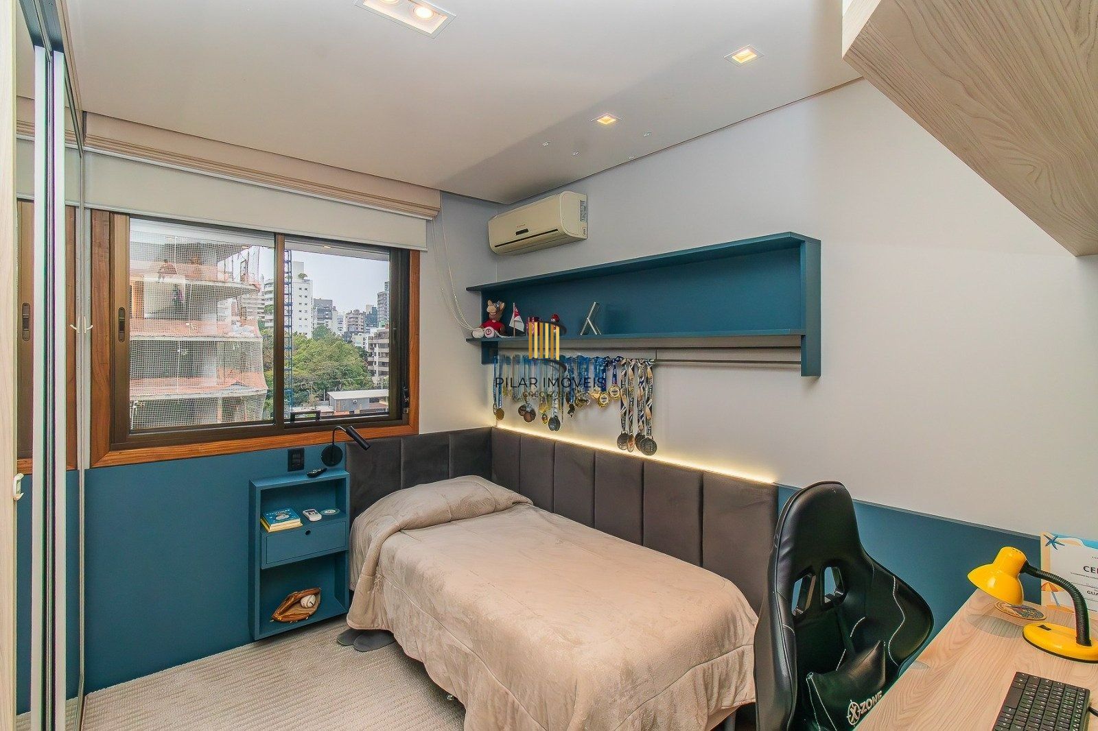 Apartamento Reformado e Mobiliado com 101m² e 2 Vagas no Coração do Rio Branco