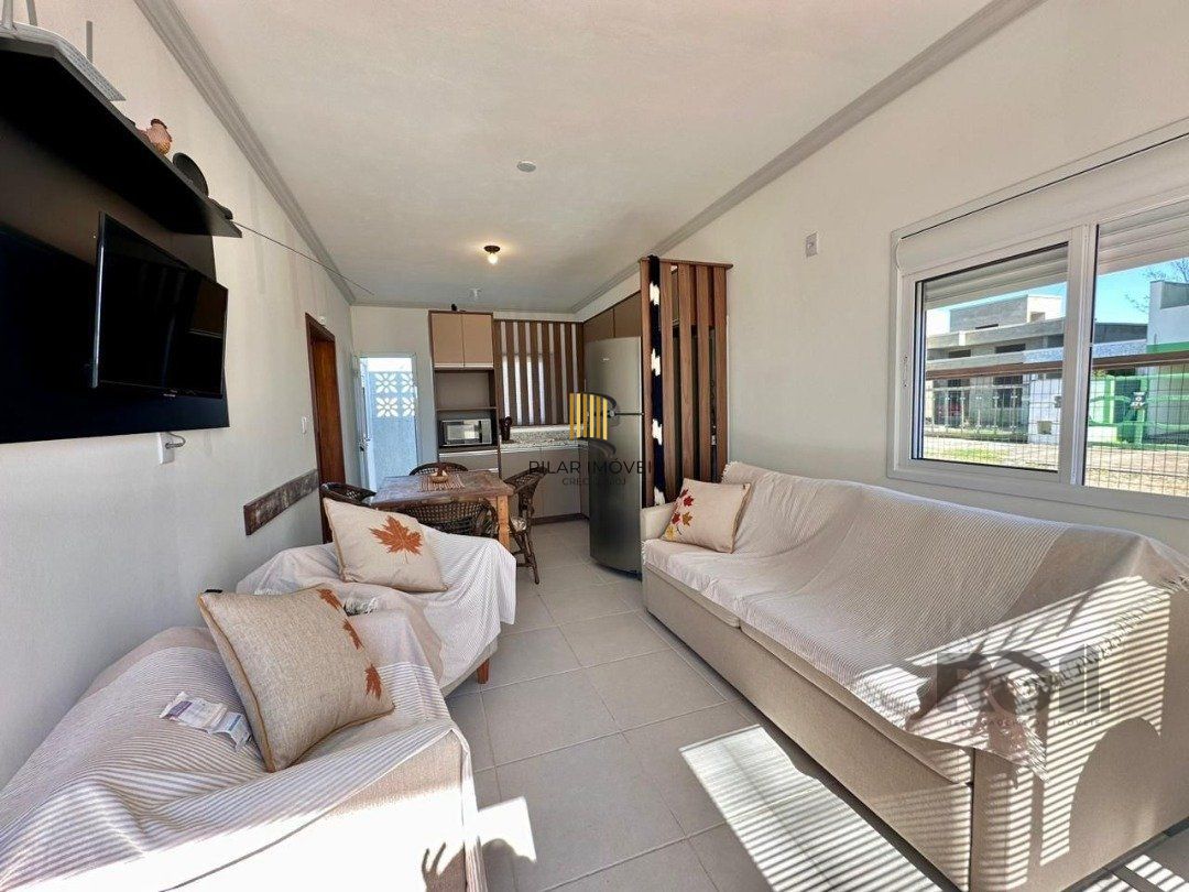 Casa 2 dormitórios no bairro Jardim Beira Mar