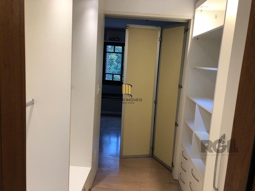 Casa de Condomínio 4 dormitórios no bairro Vila Assunção