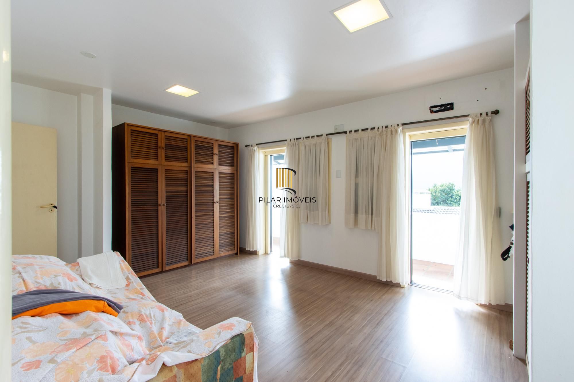 Casa com piscina Bairro Cristal