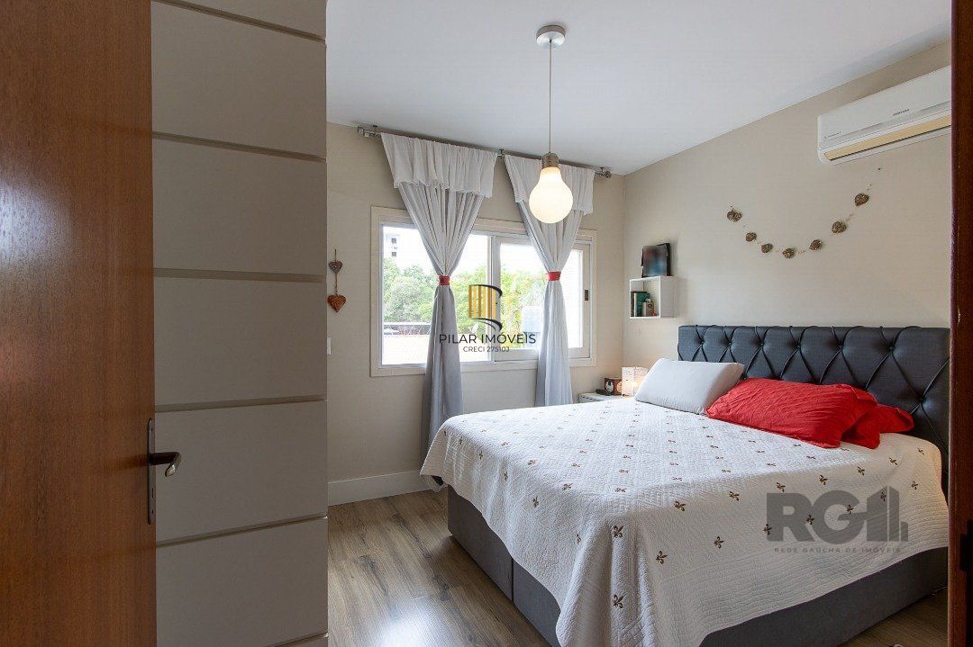 Casa para Venda - 132.55m², 3 dormitórios, sendo 1 suite, 5 vagas - Teresópolis