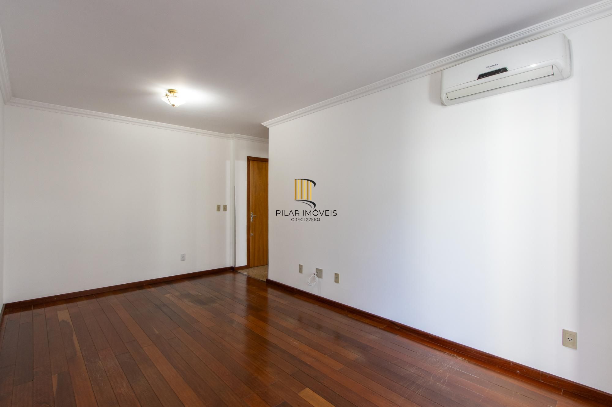 Apartamento 3 dormitórios no bairro Camaquã