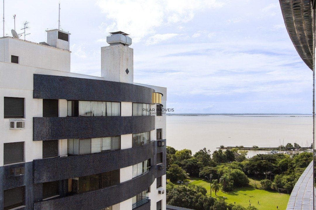 Apartamento com 3 dormitórios. sendo 1 site