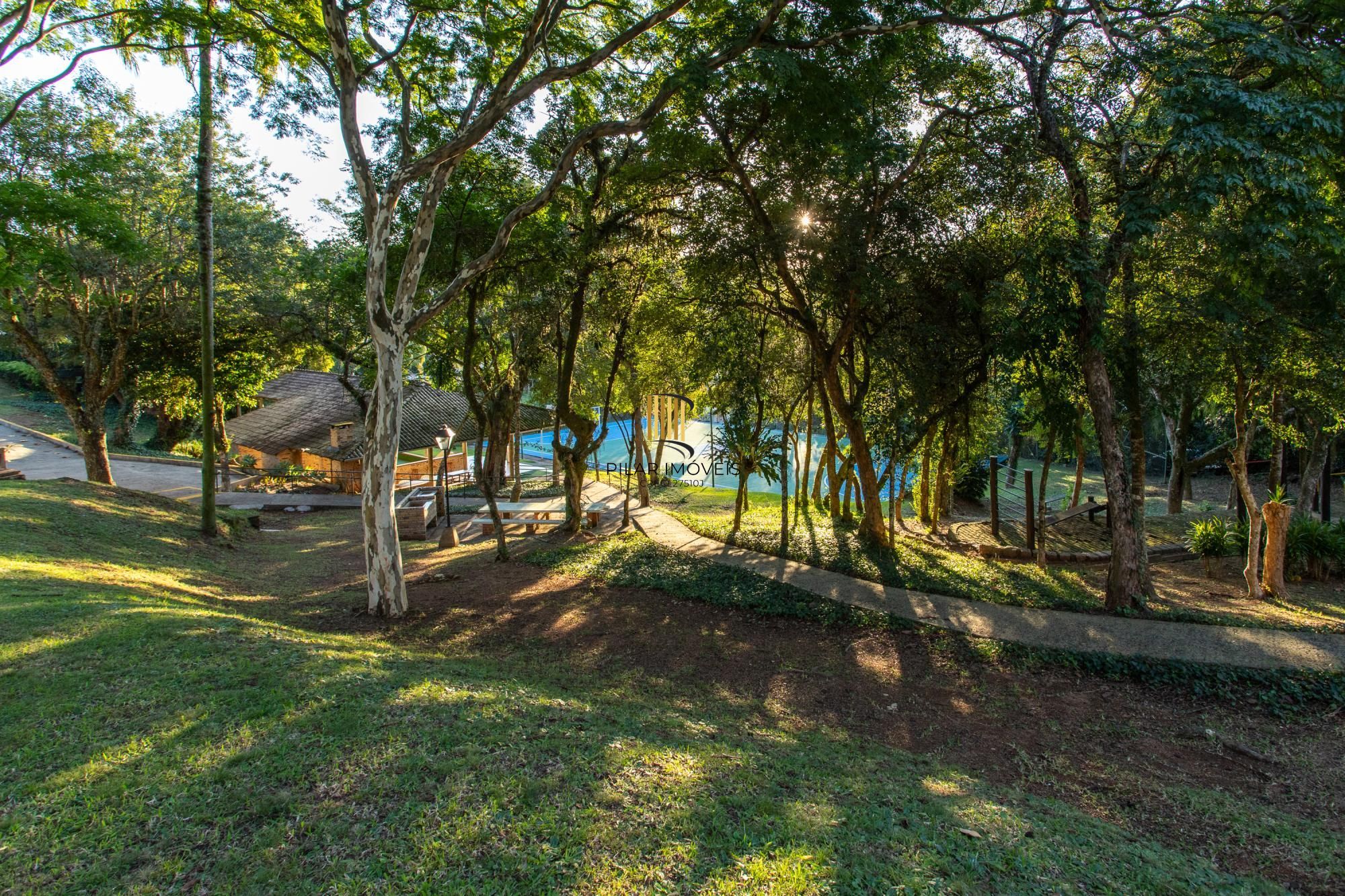 Casa em Condomínio à venda com 5 dormitórios, 565m² e 4 vagas no Condominio Jardim do Sol, Zona Sul de Porto Alegre