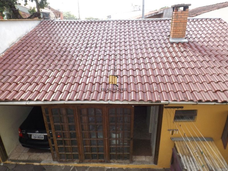 Casa para Venda - 250m², 3 dormitórios, sendo 3 suites, 7 vagas - Medianeira