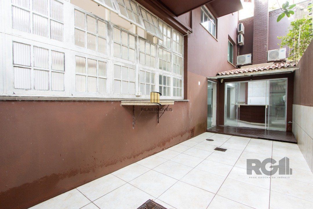Excelente casa comercial com aproximadamente 300m² de área construída