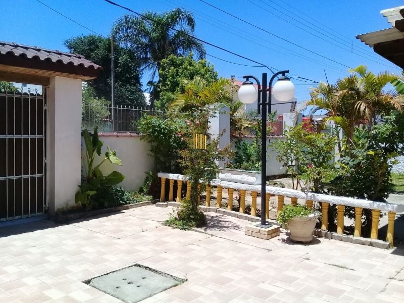 Casa para Venda - 150m², 2 dormitórios, 5 vagas - Ponta Grossa
