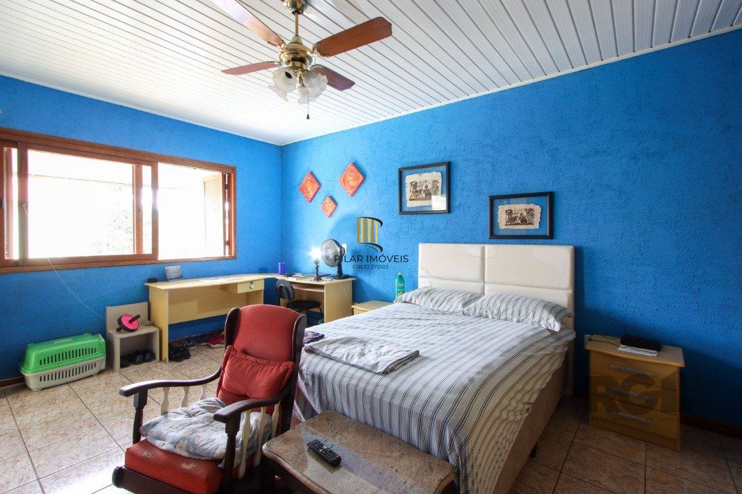 Excelente Casa Tipo Sobrado de alvenaria