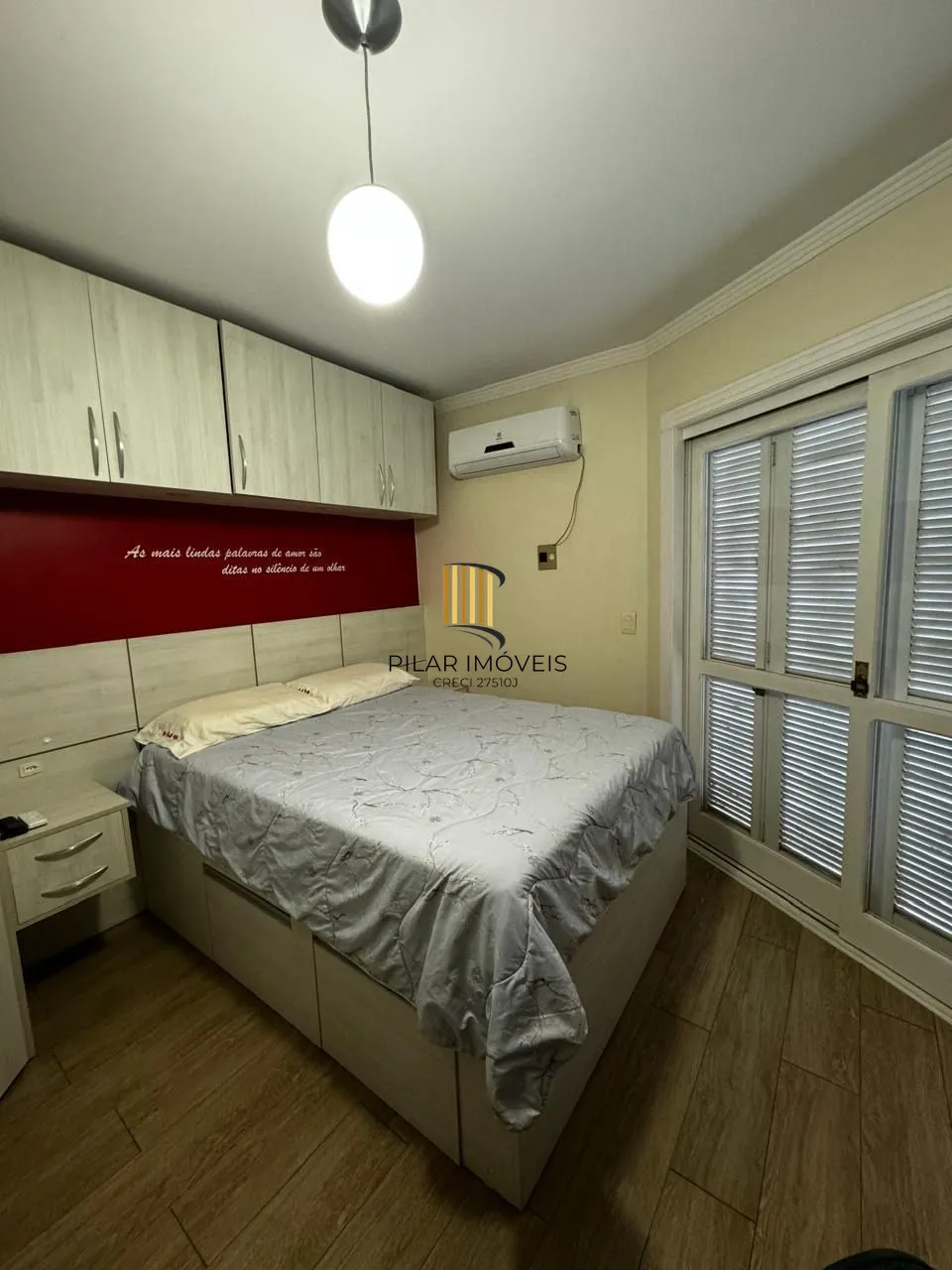 Casa 5 dormitórios no bairro Chácara das Pedras