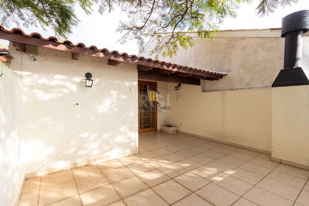 Casa para Venda - 195.96m², 3 dormitórios, sendo 1 suites, 2 vagas - Espirito Santo