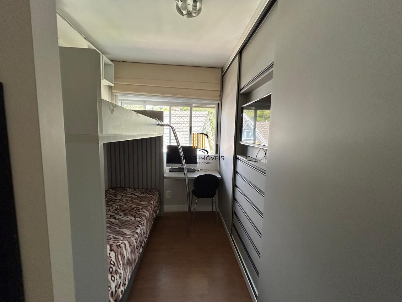 Casa condomínio | 3 dormitórios | 1 Suíte | 240,82 Privativos | 2 Vagas | Bairro Teresópolis