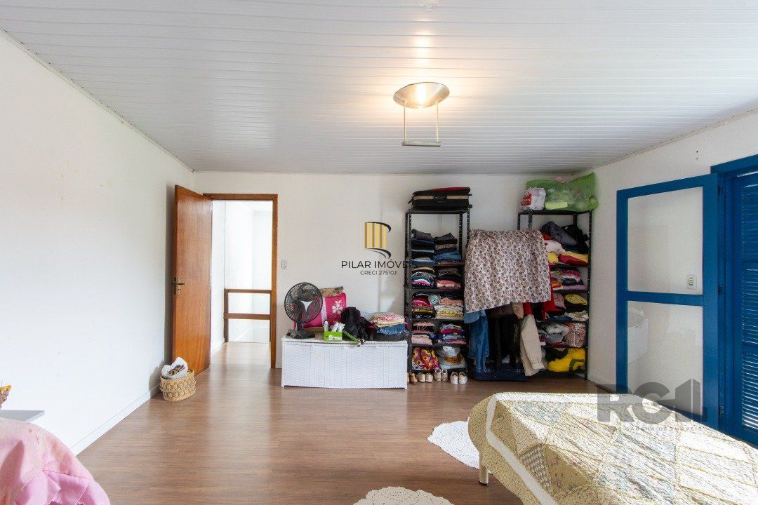 Casa térrea, 3 quartos, edícula, com 2 suites, pátio - Bairro Guarujá