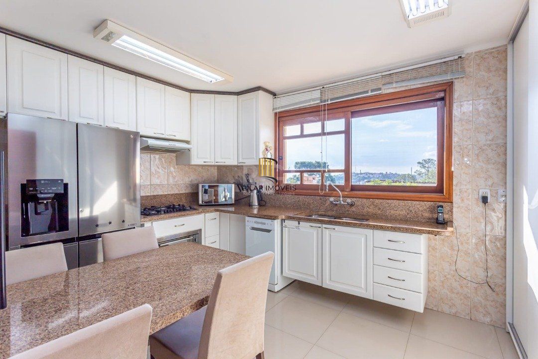 Casa 3 dormitórios no bairro Teresópolis